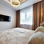 Wyjatkowy Taupe Apartament W Centrum Lodzi