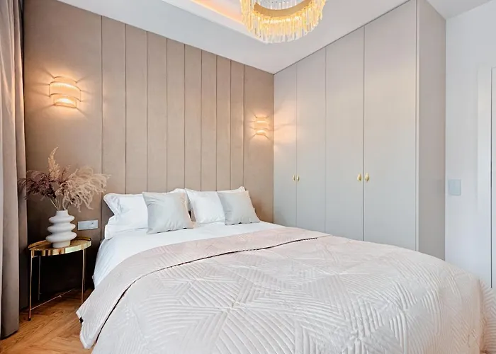 Wyjatkowy Taupe Apartament W Centrum Lodzi